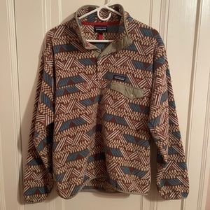 PATAGONIA BUTTON UP SWEATSHIRT WITH BEIGE AND BLUE PRINT